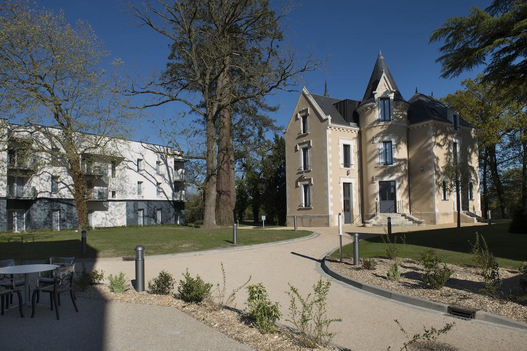 Domitys Le Chateau Des Plans Parthenay Exterior photo