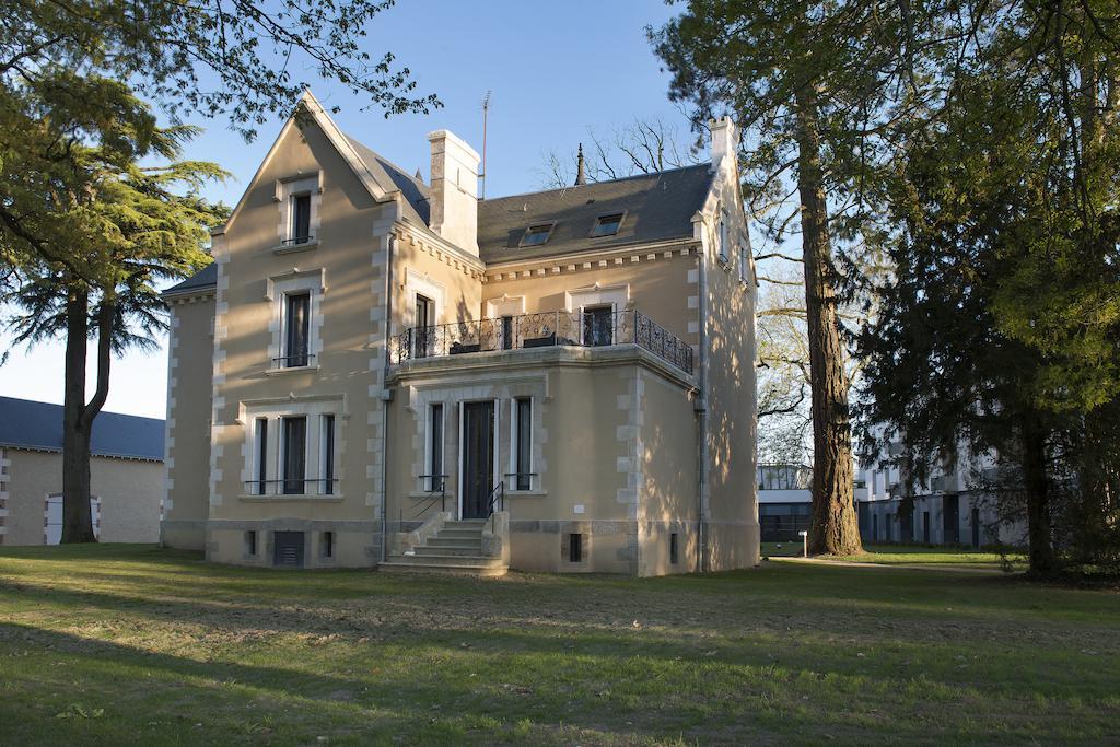 Domitys Le Chateau Des Plans Parthenay Exterior photo